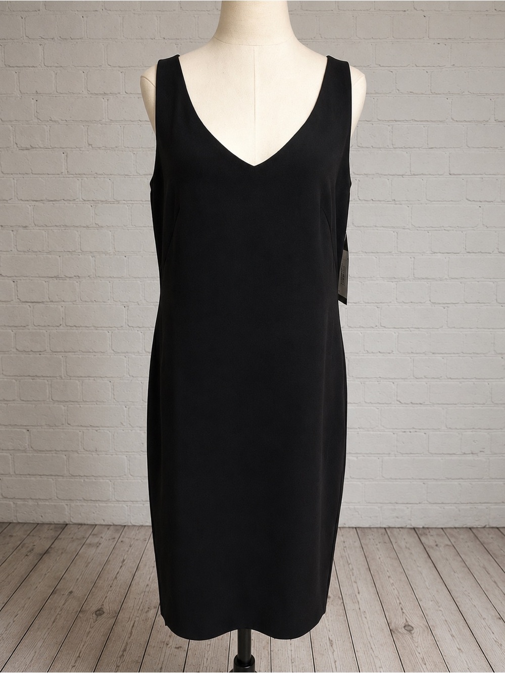 ISDA & Co Black Ponte Knit Sheath Dress NWT Size Large Sleeveless V-Neck $178